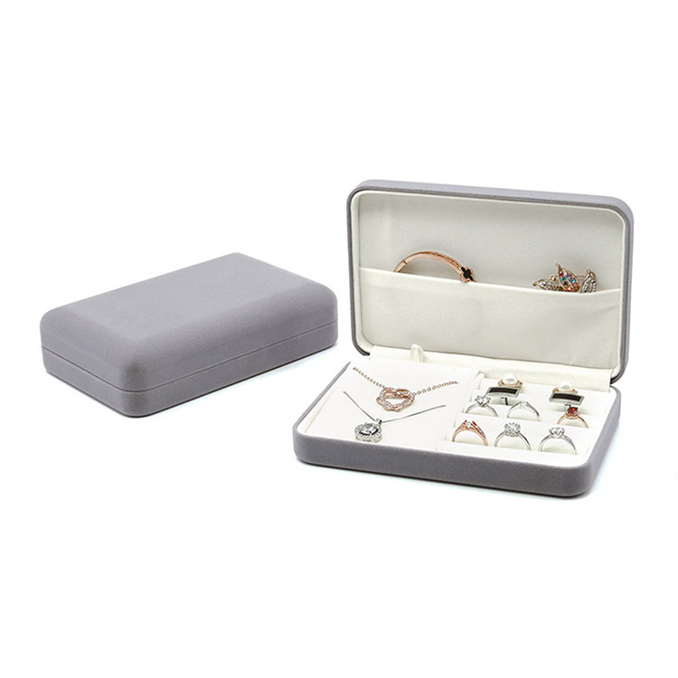 Marangyang Rectangle Velvet Jewelry Display Box